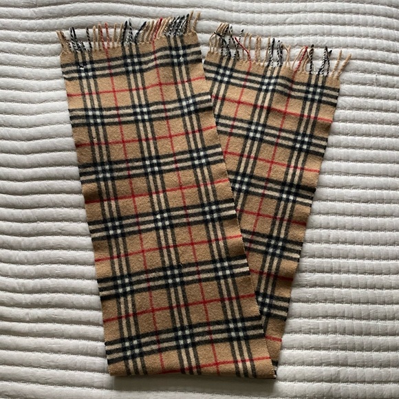 Burberry Lambs Wool Scarf - Picture 4 of 6